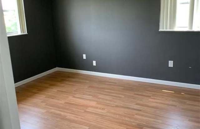 8220 SUNRISELAKES Gallery 3