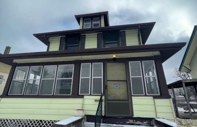 Spacious 4 bedroom house coming soon!! photos photos