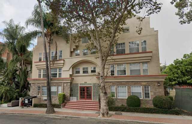 615 North Rossmore Avenue Gallery 1