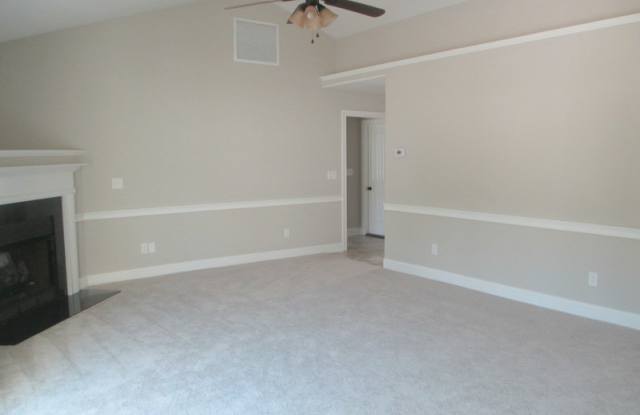 Beautiful 3-Bedroom Home for Rent in Croatan Crossing Gallery 4