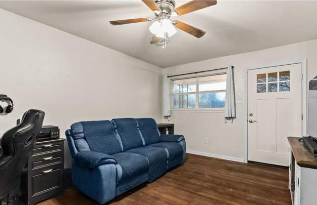 Cute 3-bedroom 2-bathroom house in Cove! HOUSING ACCEPTED! photos photos