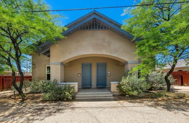 West University Home! $2100 3B/2B Gallery 1
