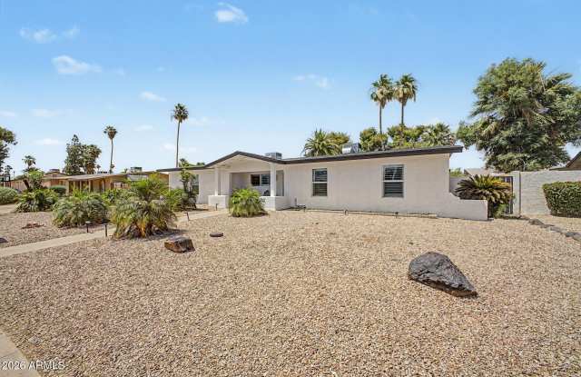 5140 E POINSETTIA Drive Gallery 2