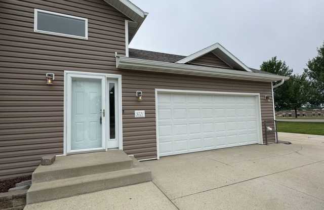 Beautiful Home in NW Mandan for Rent Gallery 3