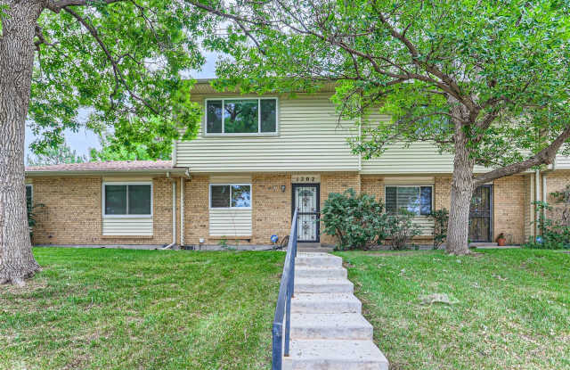 Charming 3 Bedroom 2 Bath Townhome In Aurora! - 1202 South Troy Street, Aurora, CO 80012