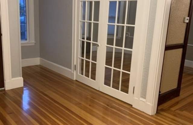 4 Douglas Avenue Gallery 3