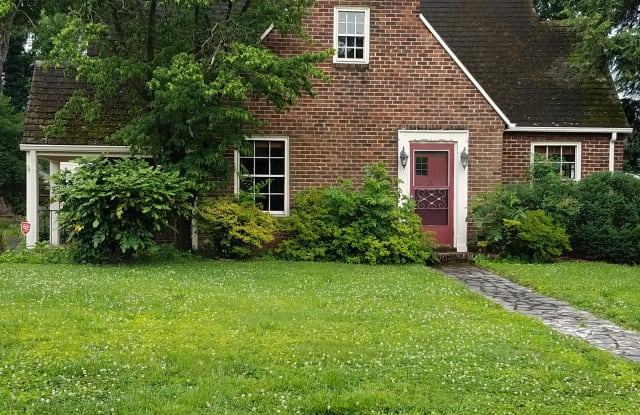 2632 Fairmont Blvd - 2632 Fairmont Blvd, Knoxville, TN 37917