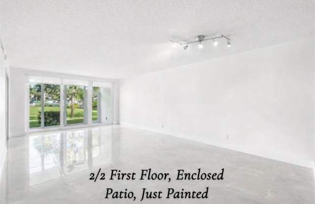 500 Oaks Ln photos photos