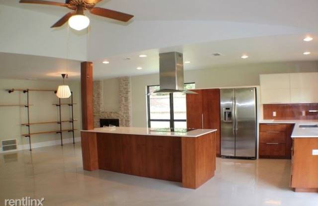 8710 Wildridge Dr Gallery 3