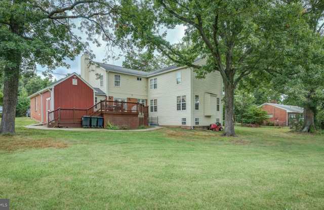 9005 GREENBELT ROAD Gallery 3
