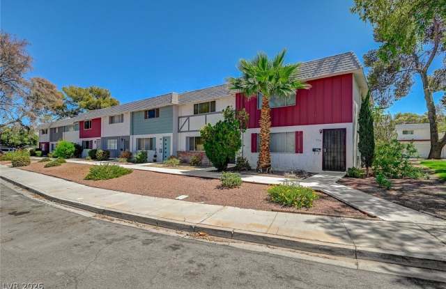 573 Greenbriar Townhouse Way Gallery 2