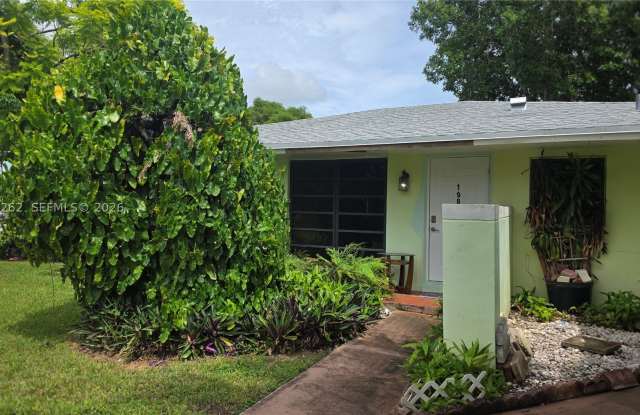 19851 SW 103rd Ct Gallery 2