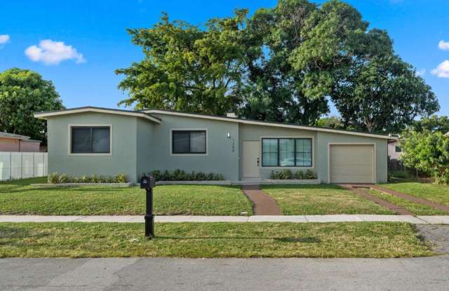 1300 NW 90TH ST MIAMI, FL 33147 photos photos