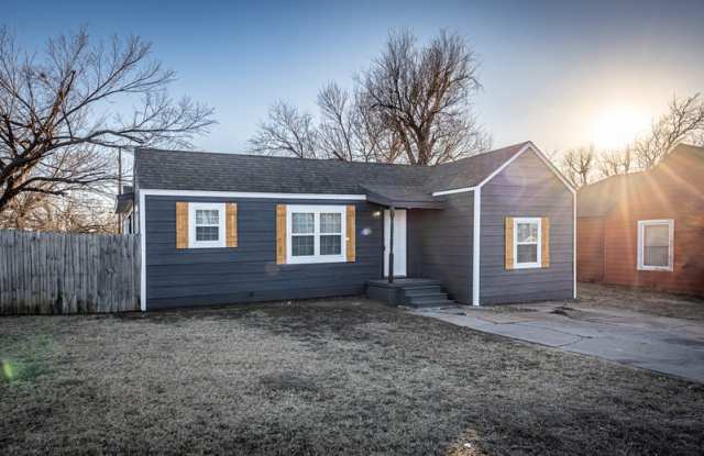 1702 Northwest Euclid Avenue photos photos