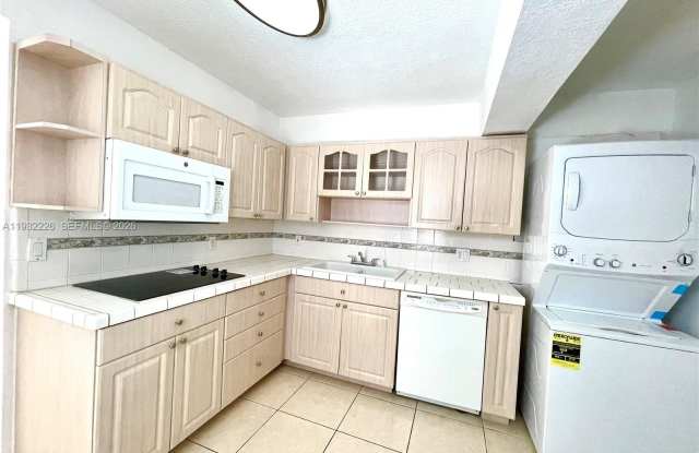 310 SW 10th St photos photos