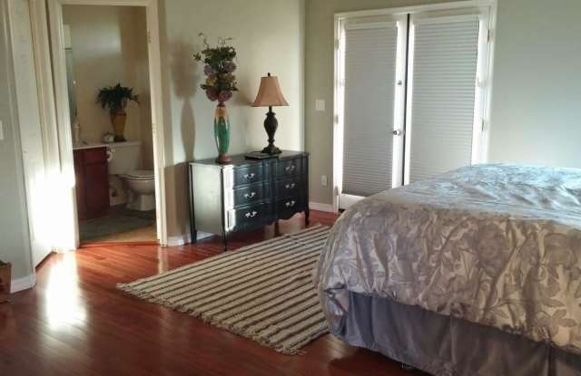 1105 E WONG Way Gallery 2