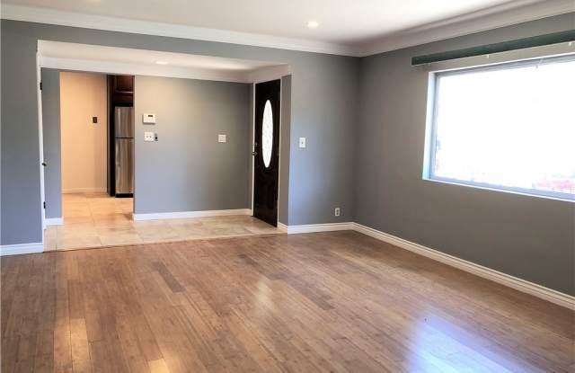 11889 Cedar Avenue Gallery 4