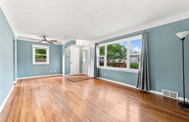 2903 48th Place Gallery 2