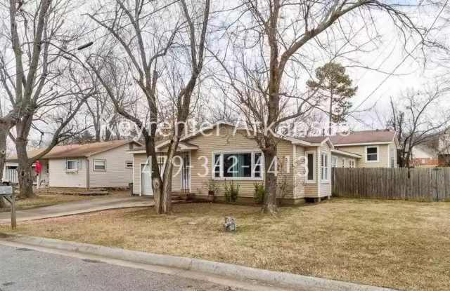 Beautiful Home Near the University! Gallery 3