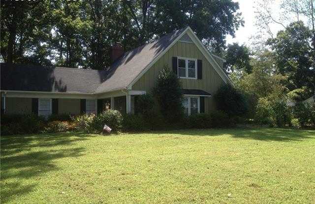 1523 Cedarwood Lane - 1523 Cedarwood Lane, Charlotte, NC 28212