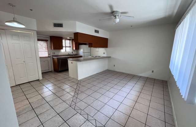 Central- 2 bedroom/ 1.5 bathroom condo! photos photos