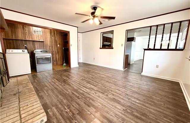 1708 ROBIN Drive Gallery 3