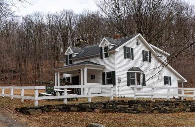 611 SE Mountain Road - 611 East Mountain Road, Dutchess County, NY 12594