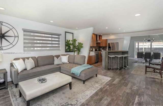 923 North 14th Avenue Gallery 2