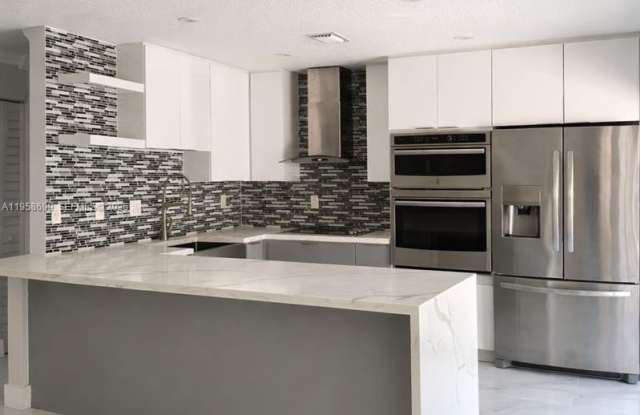 14042 SW 178th St photos photos