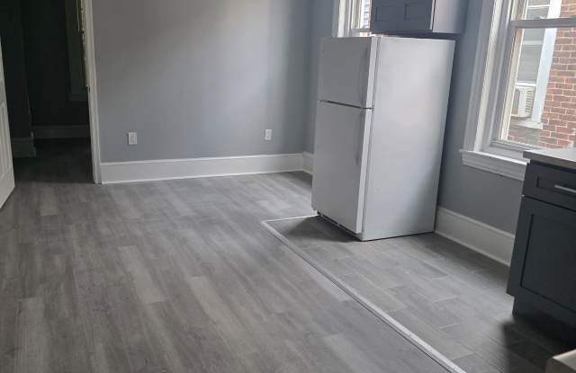 4542 North 19th Street Apt#2 Gallery 3