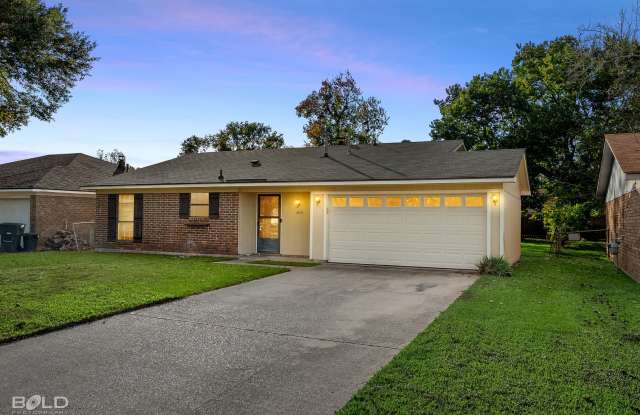 Charming 3-bedroom, 2-bath home in vibrant Bossier City, LA! photos photos Charming 3-bedroom, 2-bath home in vibrant Bossier City, LA! photos photos