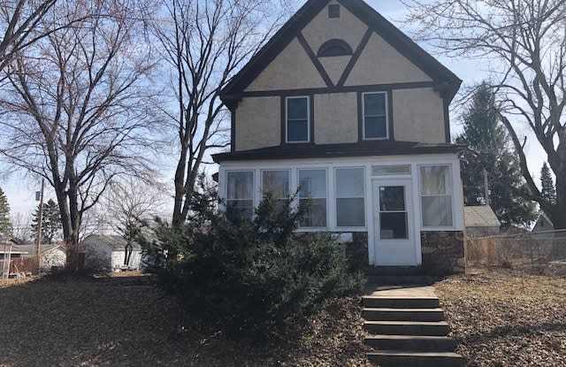2526 13th Avenue East - 2526 13th Avenue East, North St. Paul, MN 55109