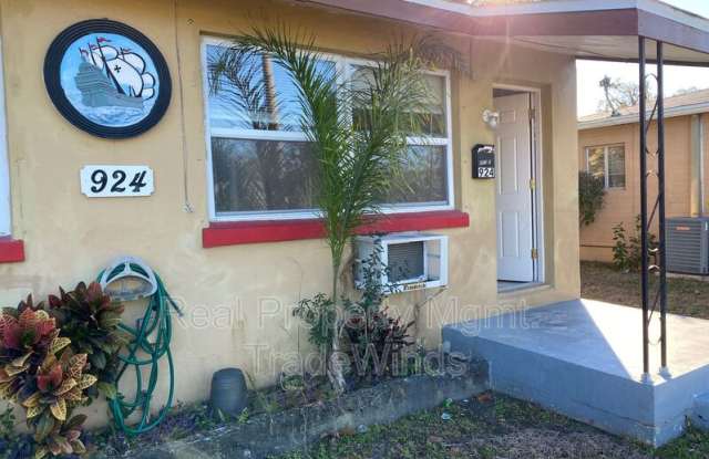 924 30th Ave N - 924 30th Avenue North, St. Petersburg, FL 33704
