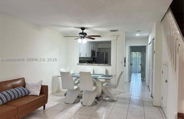 9865 riverside dr Gallery 4