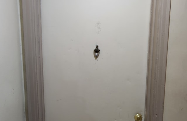 2251 Webb 203 Gallery 4