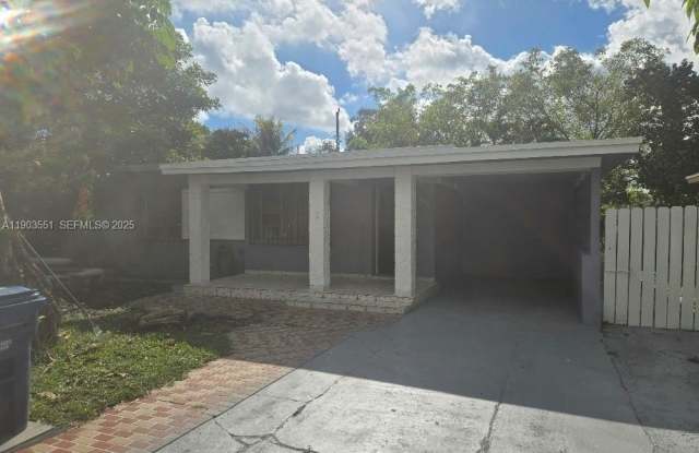 1370 NW 116 TER photos photos