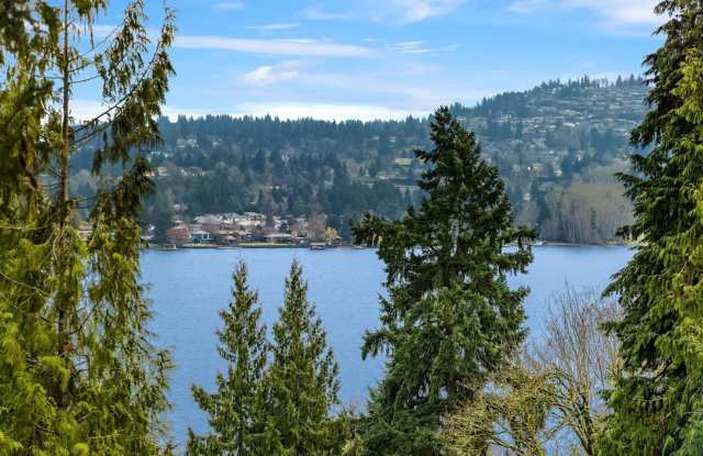 4Bd/2.5Ba Mercer Island Home Gallery 1