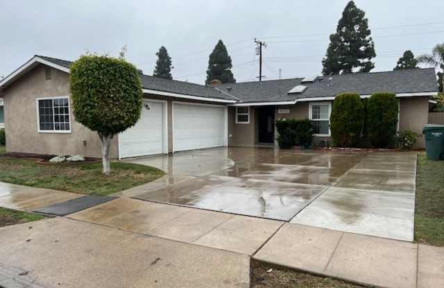 Beautiful: 4 Bedroom 3 Bath Home, photos photos