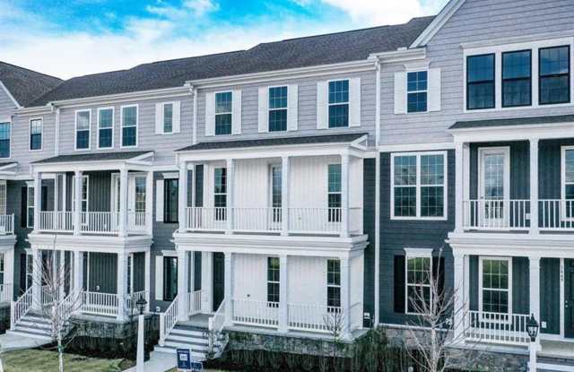 3 bed 2.5 bath - Luxury Living Meets Suburban Charm in South Fayette - 1451 Hastings Crescent, Allegheny County, PA 15017