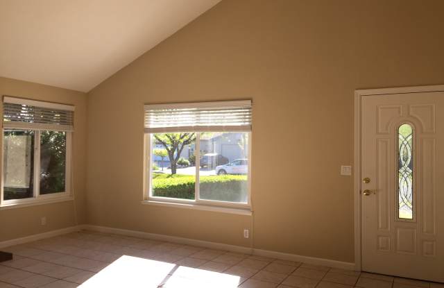 4670 Holycon Circle Gallery 4