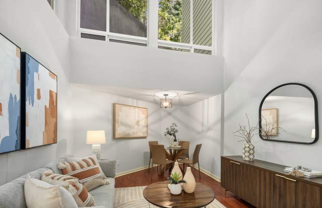 500 Elliott Condos - Lower Queen Anne photos photos