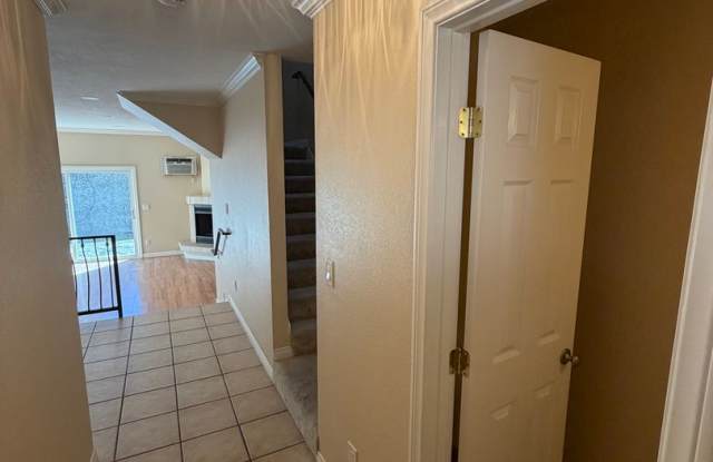 Spacious 2BR/1.5BA 2-story condo in El Cajon at Villa Toscano gated complex with pool, bbq's and much more! Gallery 4