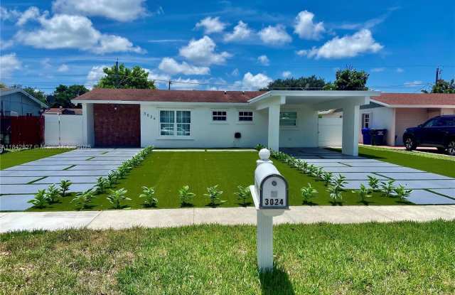 3024 N 73rd Ter photos photos