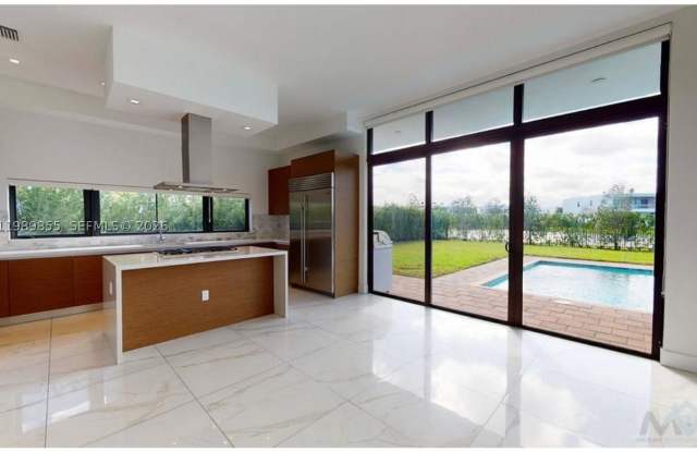 16580 Sunset Way Gallery 3