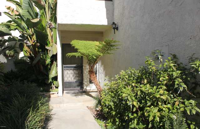 635 Valley Oak Lane Gallery 2
