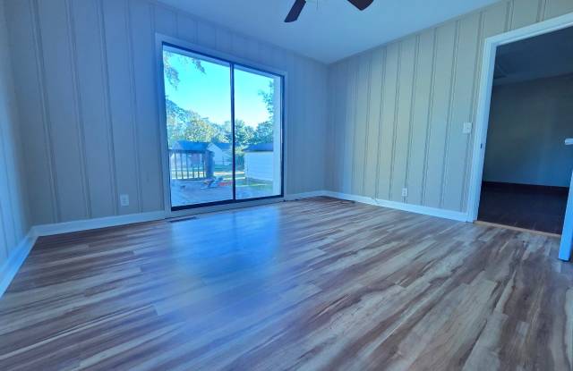 1702 Ryan Avenue Gallery 4