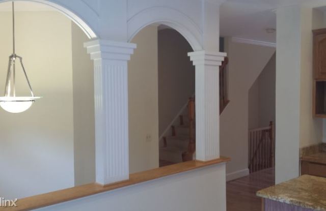 6015 Kelsey Court Gallery 3