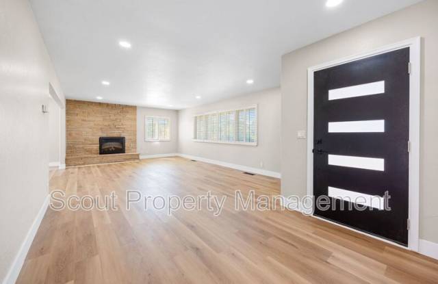 1934 S Juniper Street Gallery 4