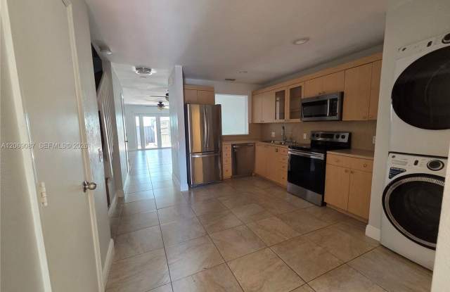 12025 S Las Palmas Drive 12025, Pembroke Pines, FL 33025 - 3702 photos photos