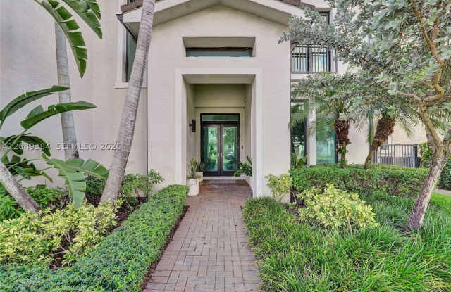 5742 Brookfield Cir E Gallery 2